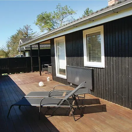 Three Bedroom Holiday In * Løkken